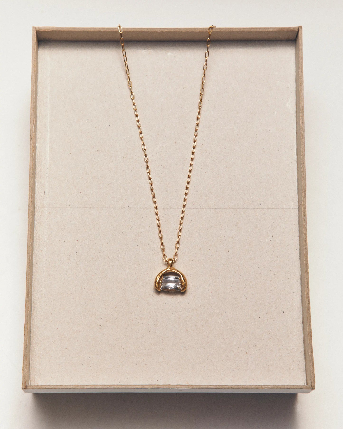 Abril Necklace