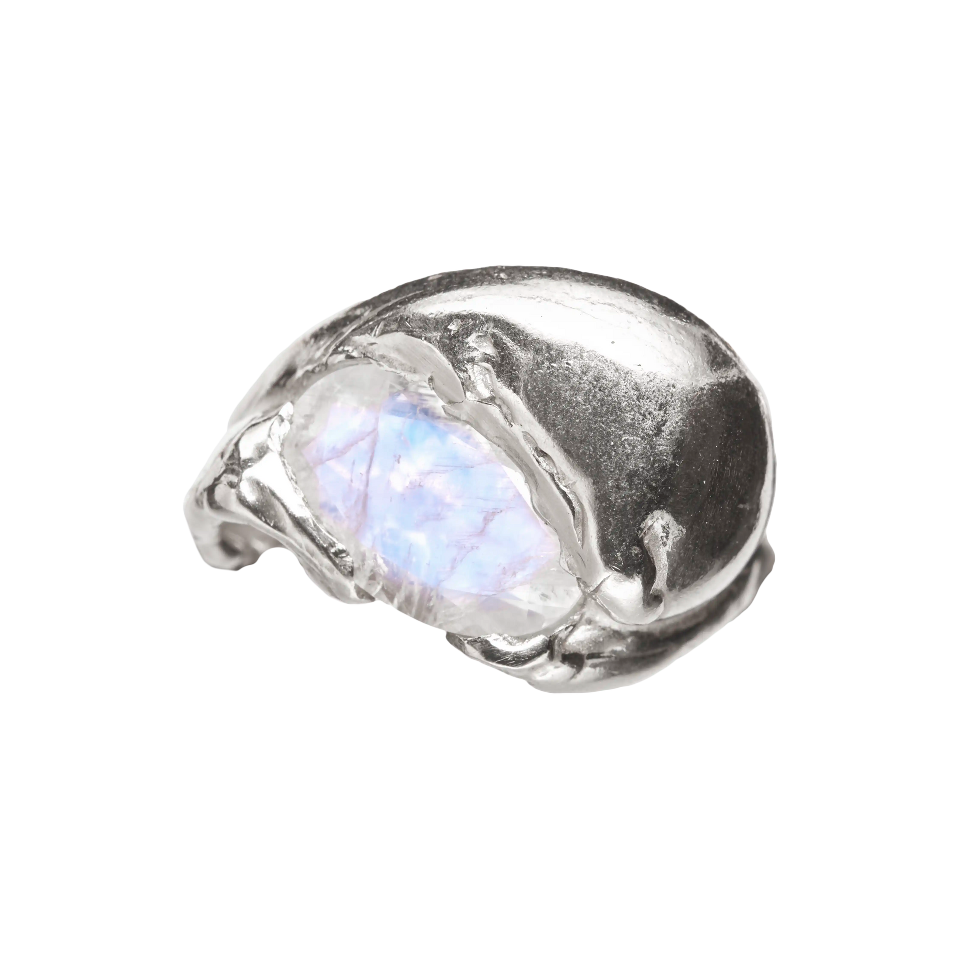 Junio: Handmade Silver Ring with Moonstone | Simuero