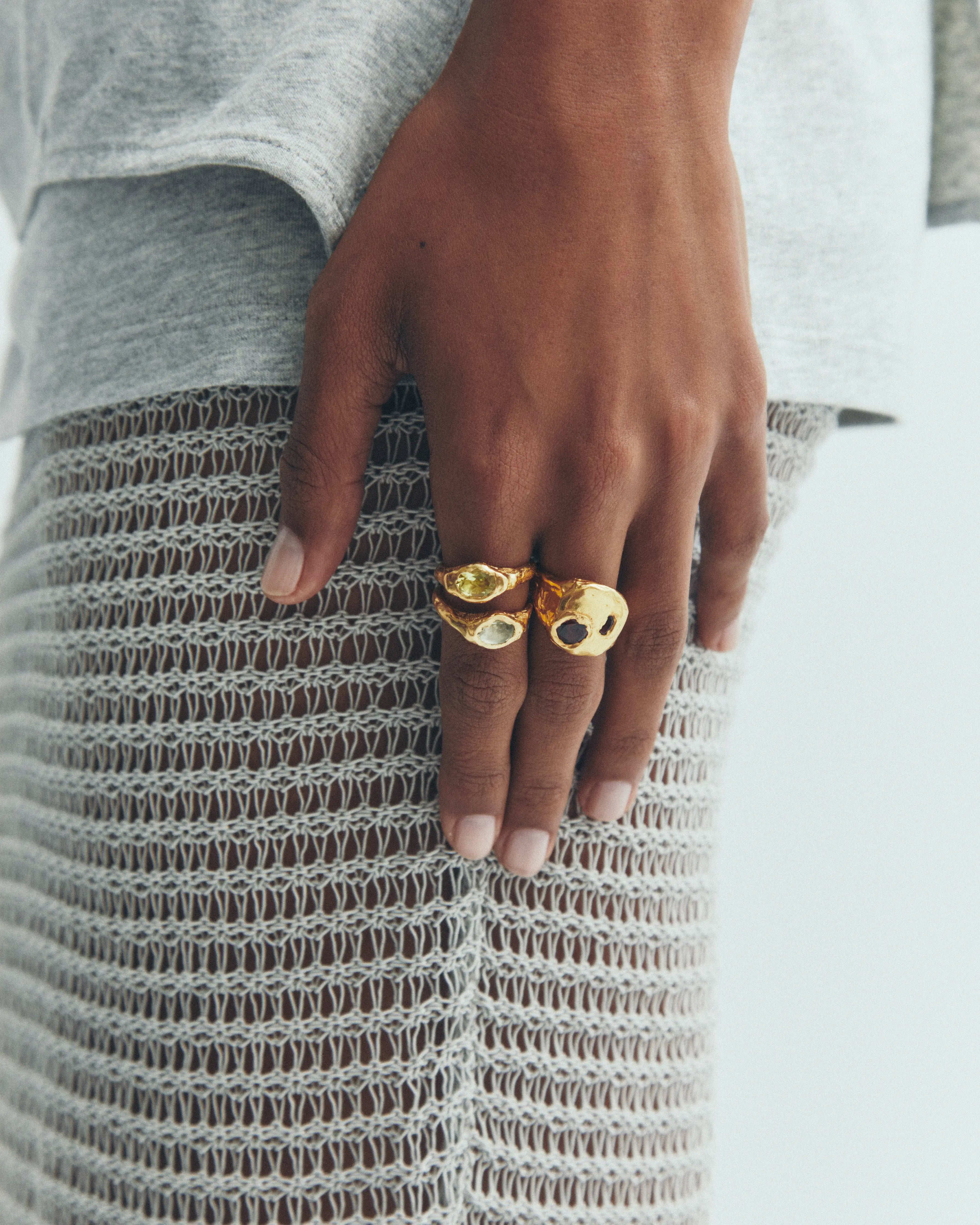 Faro Es Vedrà: 18k Gold Ring with Lemon Quartz | Simuero Faro Es Vedrà: 18k Gold Ring with Lemon Quartz | Simuero