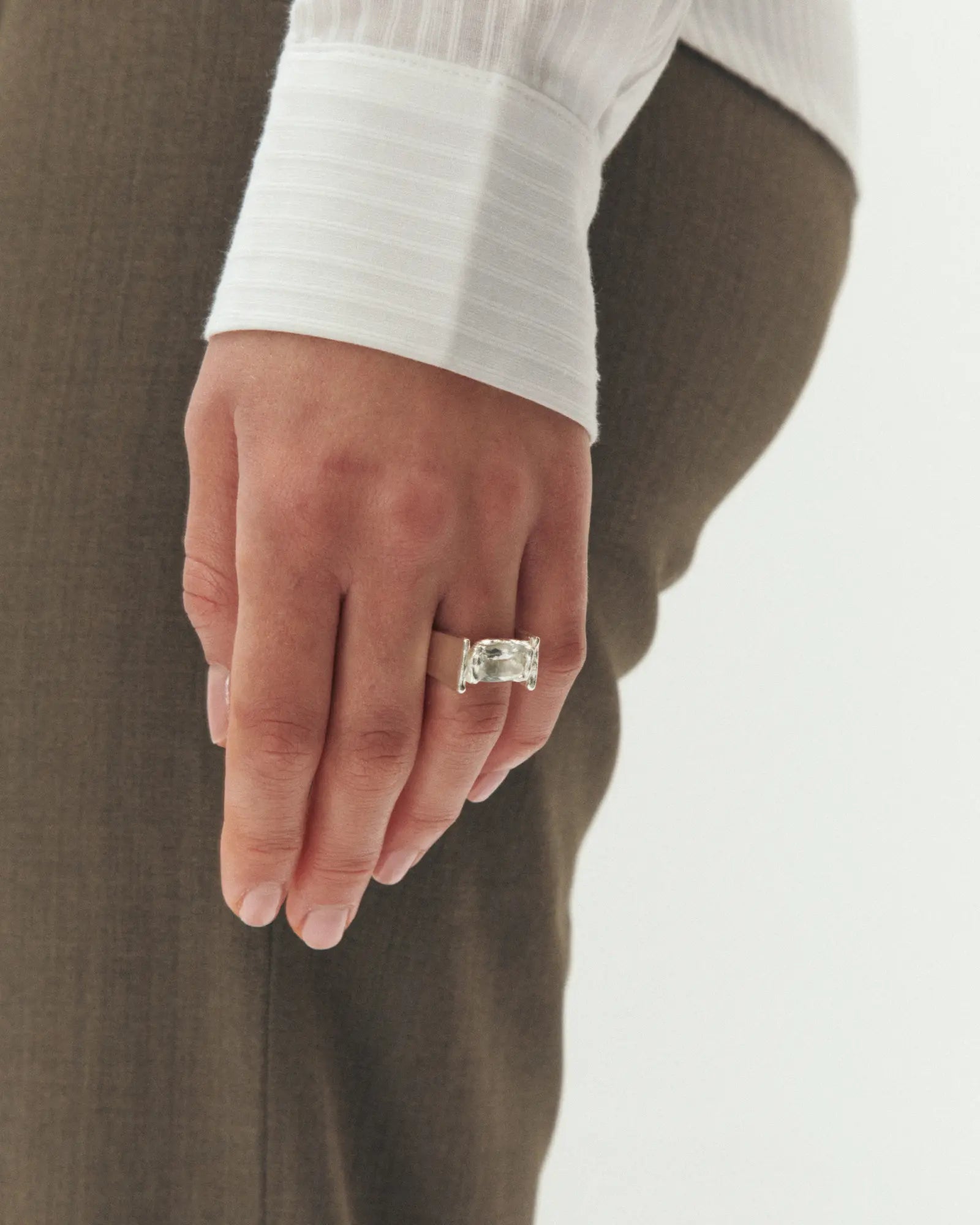 Abril - Handmade silver ring | Simuero
