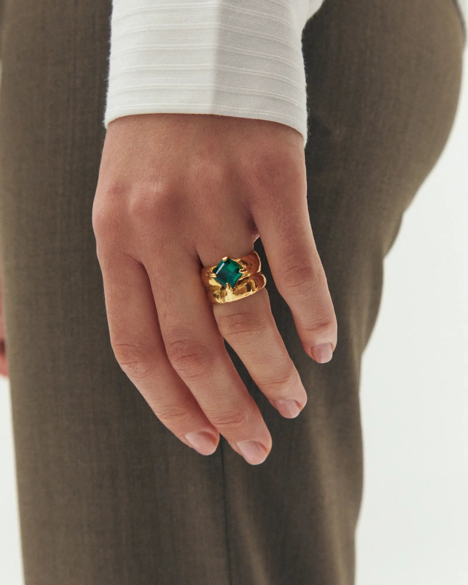 健康アクセサリー MAYO Mayo: Handmade 18k Gold Ring with Lab Grown Emerald | Simuero