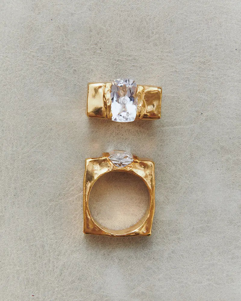 JARA - Handmade 18k Gold Vermeil Ring with White Topaz | Simuero